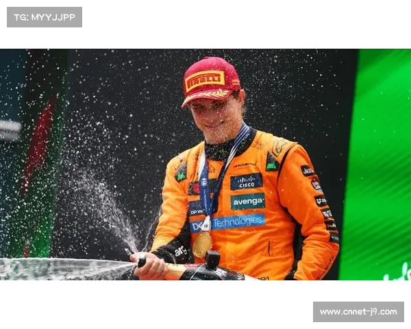 皮亚斯特里新加坡站与队友相撞怒批车队策略失误引发内部矛盾