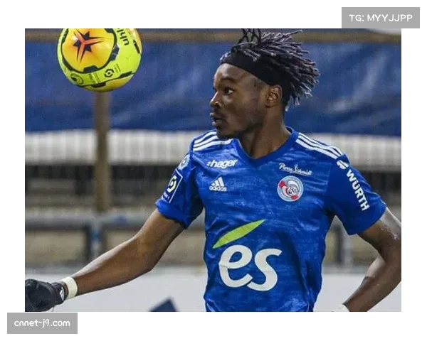 莱比锡1-0暂时领先门兴，西马坎头球破门源于定位球战术